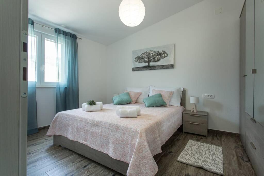 Lodge Jomi Kastel Novi Ngoại thất bức ảnh